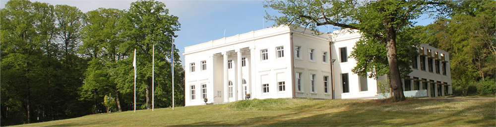 Bloemendaal-zet-stappen-Banner-stadhuis